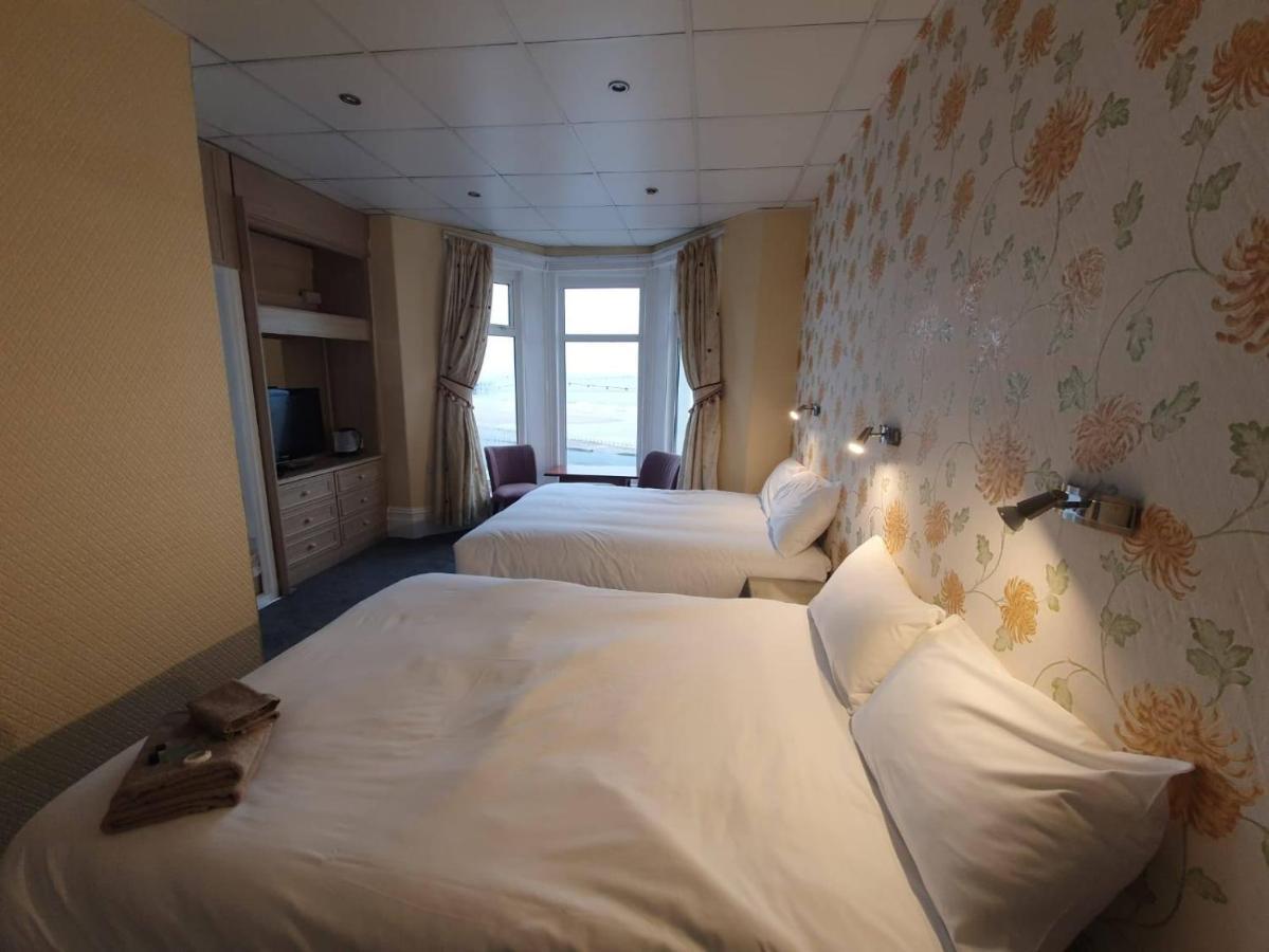Starlux Hotel Blackpool Bagian luar foto