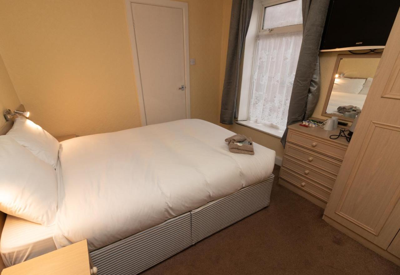 Starlux Hotel Blackpool Bagian luar foto