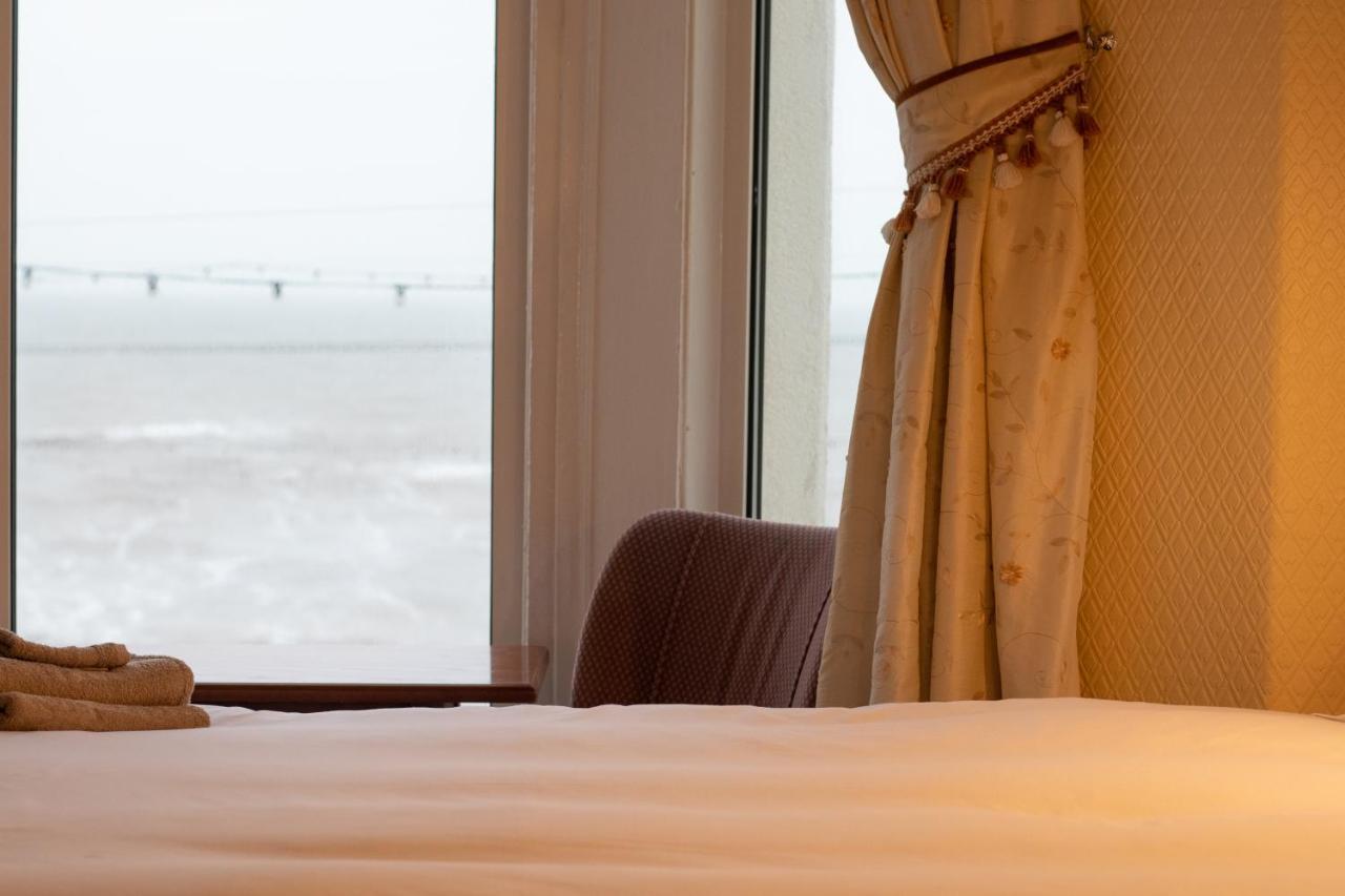 Starlux Hotel Blackpool Bagian luar foto